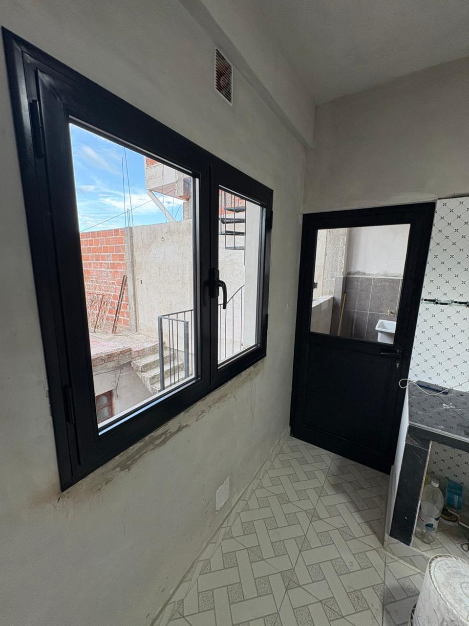 Puerta + Ventana doble hoja corrediza